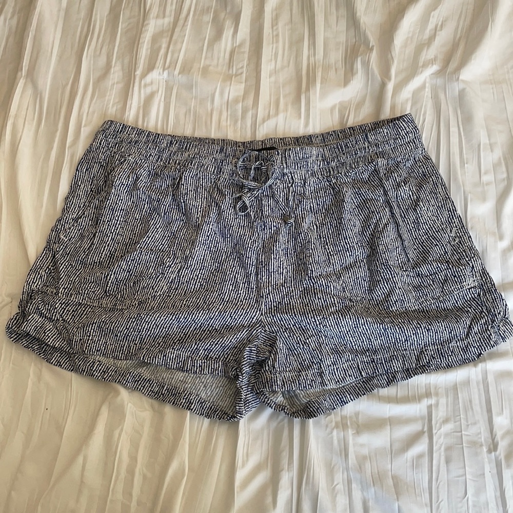 BANANA REPUBLIC SHORTS